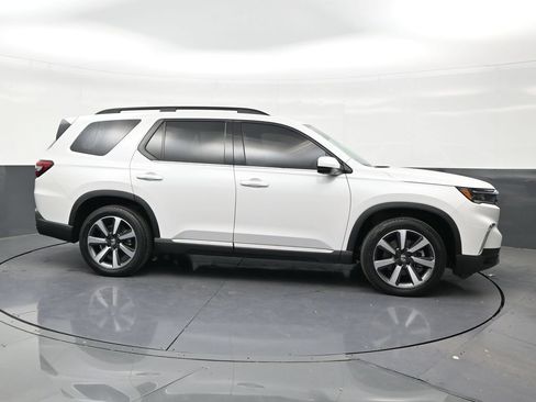 Used 2024 Honda Pilot Touring image 6
