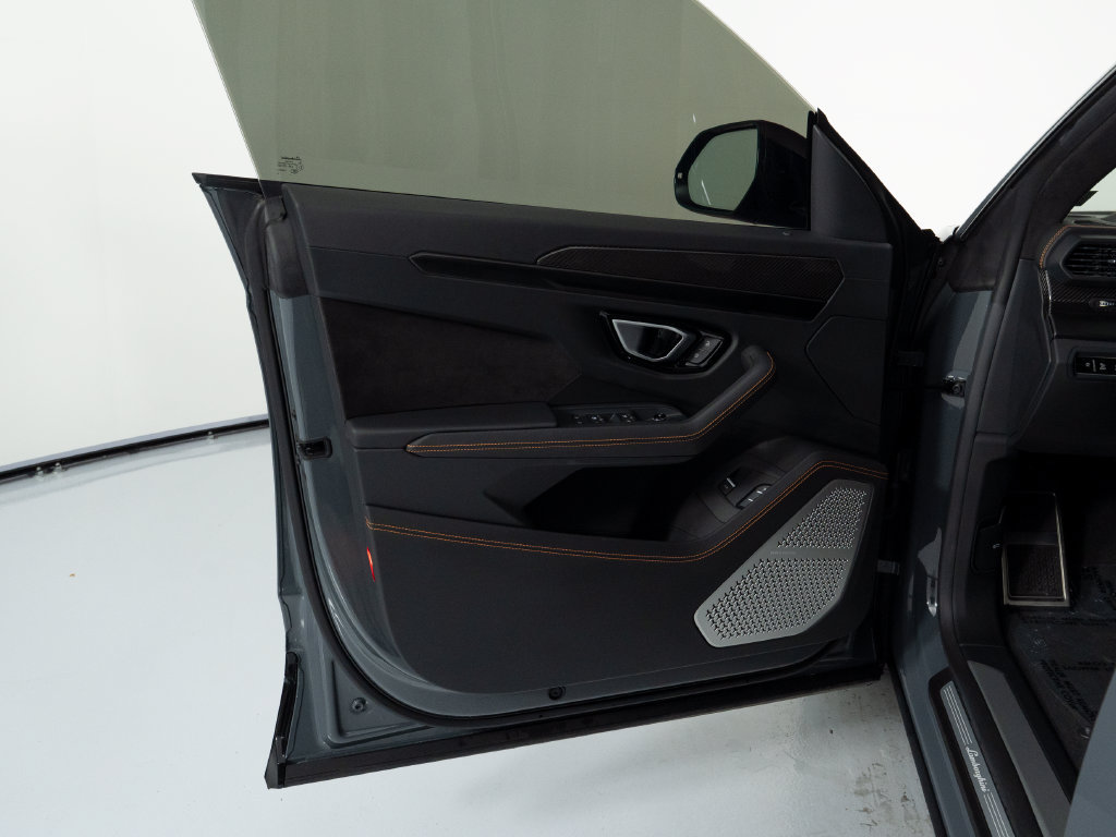 Used 2024 Lamborghini Urus S AWD/4WD image 11