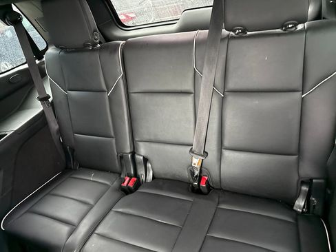 Used 2023 Cadillac Escalade Premium Luxury image 33