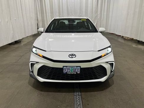 Used 2025 Toyota Camry SE w/ Convenience Package AWD/4WD image 9
