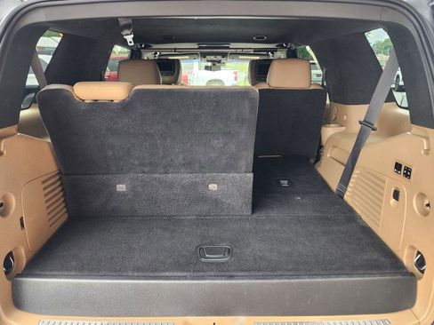 Used 2019 Cadillac Escalade Platinum AWD/4WD image 5