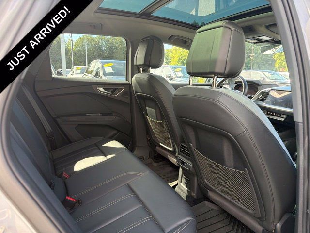 Used 2023 Audi Q4 e-tron Premium Plus w/ Premium Plus AWD/4WD image 17