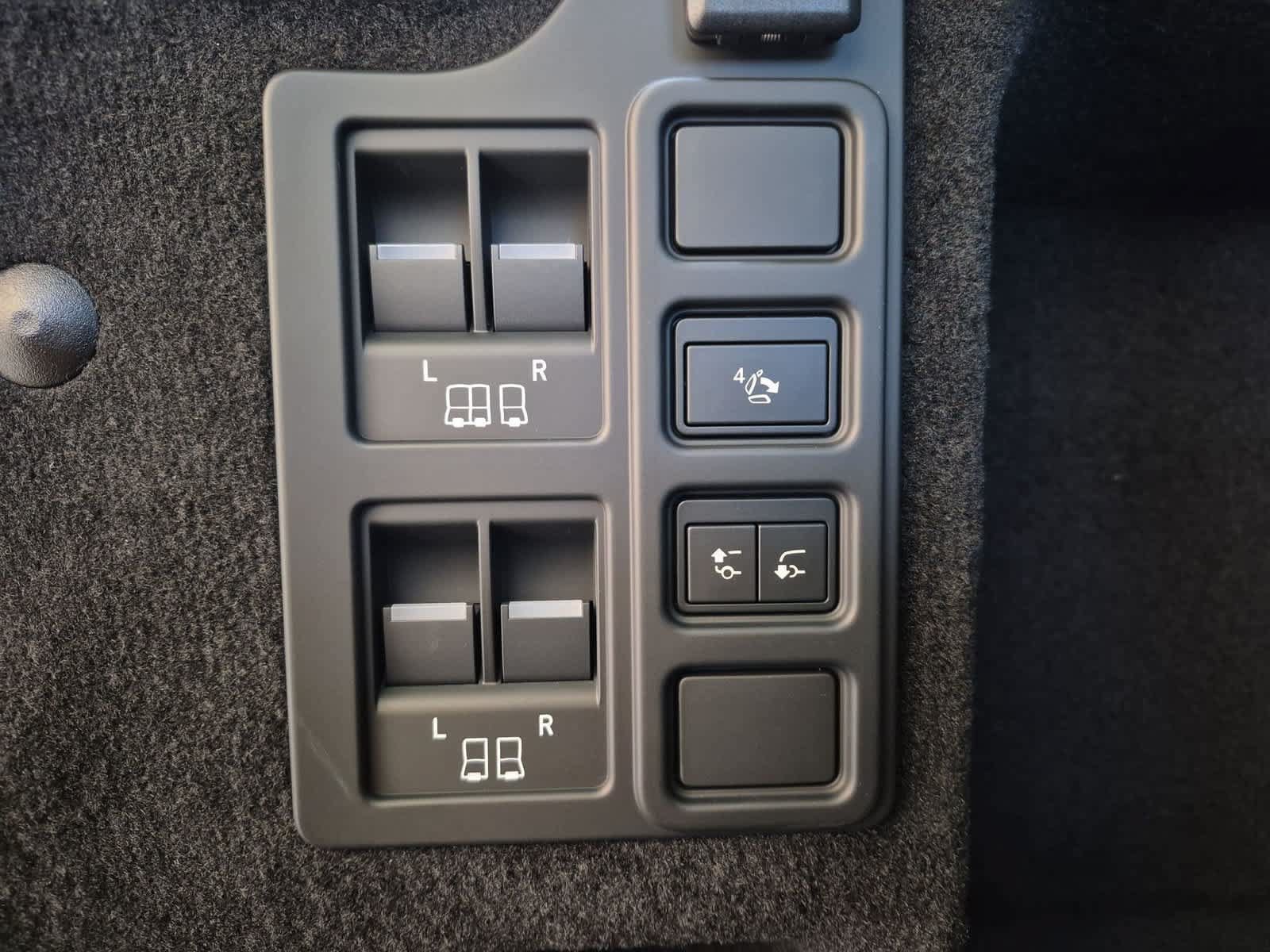 New 2026 Land Rover Discovery Dynamic SE AWD/4WD image 22