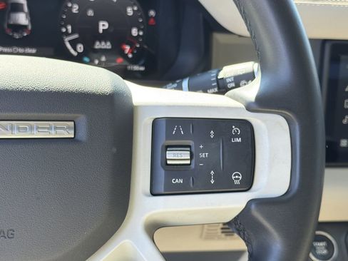 Used 2023 Land Rover Defender 110 SE image 24