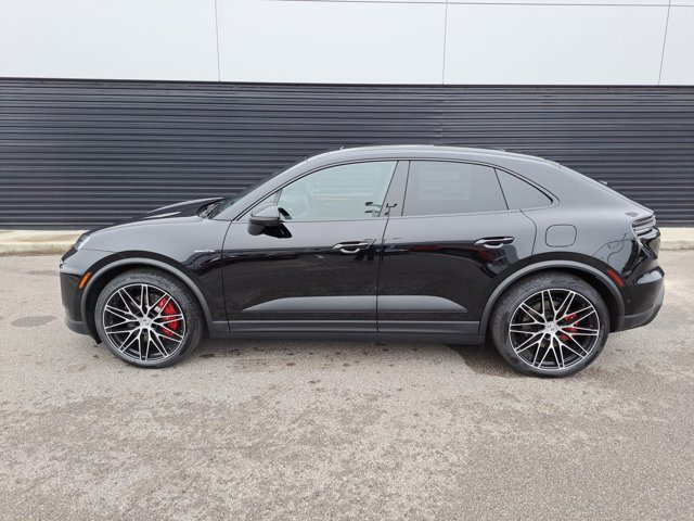 Used 2025 Porsche Macan 4S Electric AWD/4WD image 2