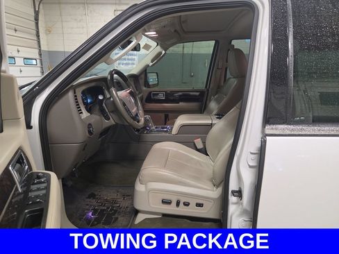 Used 2015 Lincoln Navigator 4WD image 15