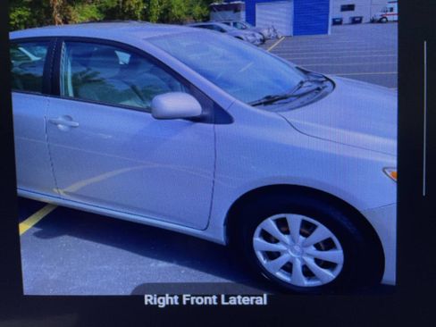 Used 2011 Toyota Corolla LE image 8