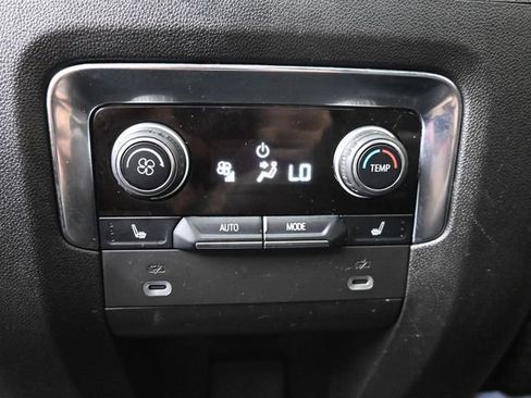 Used 2022 Chevrolet Tahoe Premier AWD/4WD image 23