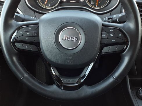 Used 2019 Jeep Cherokee Latitude Plus image 21