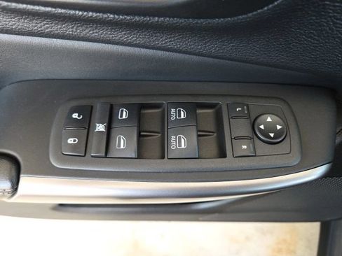 Used 2022 Jeep Cherokee Limited w/ Trailer Tow Group AWD/4WD image 56