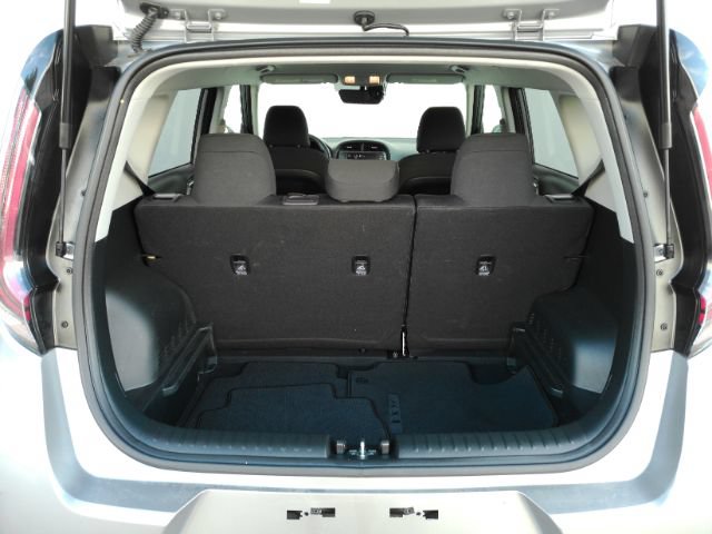 Used 2023 Kia Soul LX w/ LX Technology Package FWD image 21
