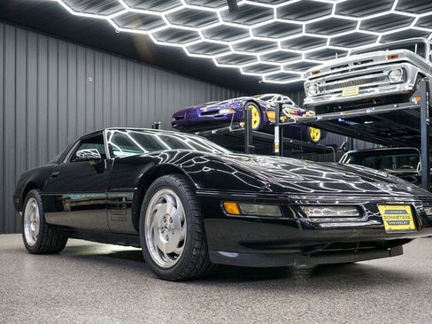 Used 1994 Chevrolet Corvette Coupe image 4