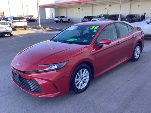 Certified 2025 Toyota Camry LE image 5