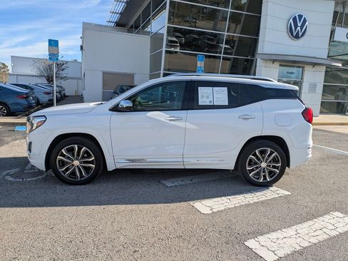 Used 2020 GMC Terrain Denali w/ Denali Premium Package image 3