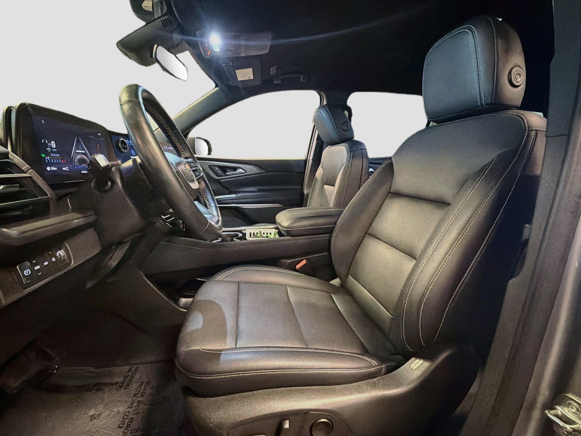 Used 2025 Chevrolet Traverse LT AWD/4WD image 13