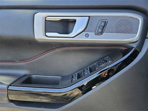 Used 2022 Ford Explorer ST-Line w/ Class IV Trailer Tow Package image 26