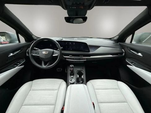 Used 2024 Cadillac XT4 Sport image 36