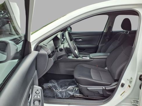 Certified 2024 Nissan Sentra SV FWD image 22