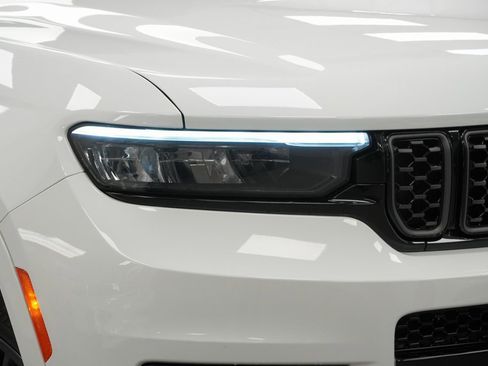 Certified 2024 Jeep Grand Cherokee L Summit image 5