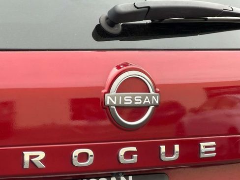 Certified 2023 Nissan Rogue SL w/ SL Premium Package image 6