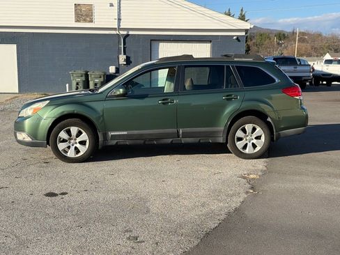 Used 2011 Subaru Outback 2.5i Premium w/ All-Weather Pkg image 2