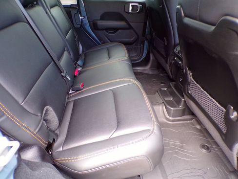 Used 2026 Jeep Wrangler Unlimited Sahara AWD/4WD image 7