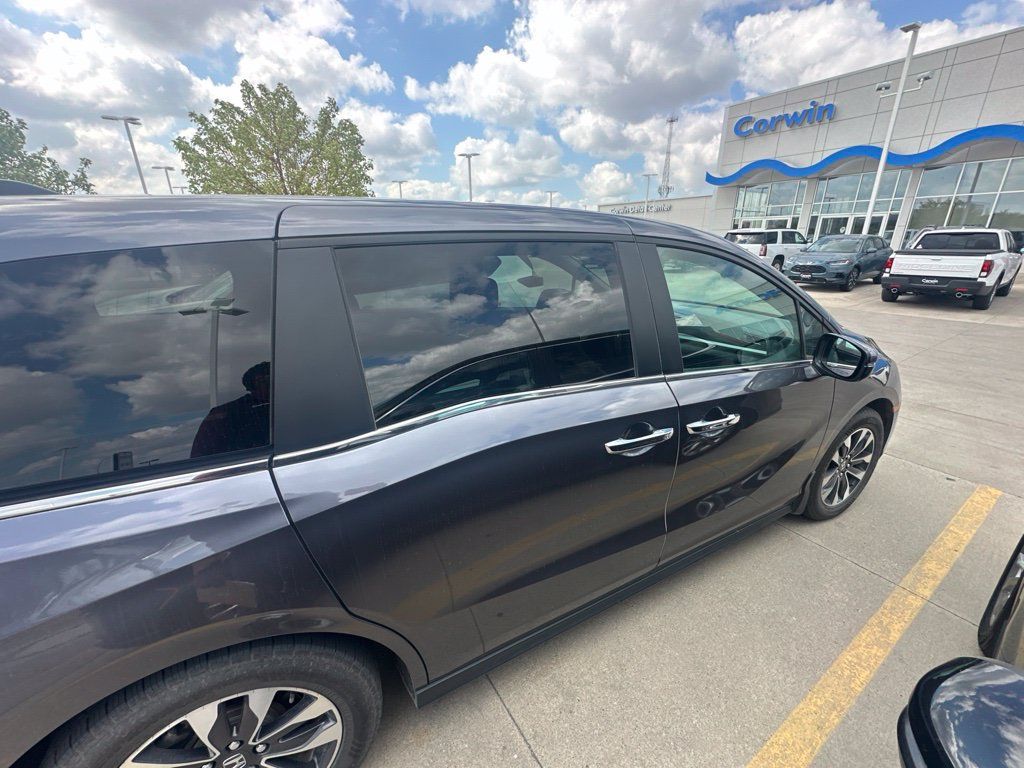 Used 2024 Honda Odyssey EX-L image 2