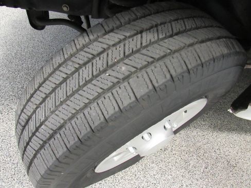 Used 2015 Ford E-350 and Econoline 350 Super Duty image 36