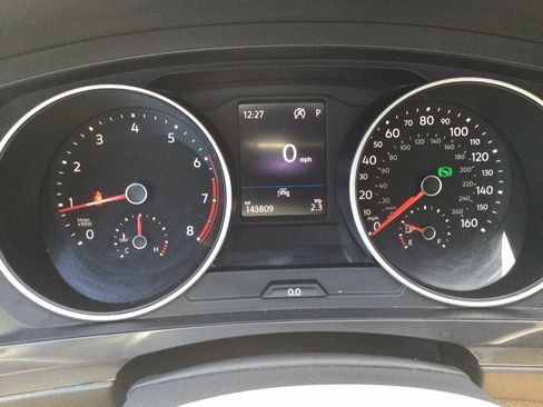 Used 2020 Volkswagen Tiguan SE w/ Panoramic Sunroof Package AWD/4WD image 25