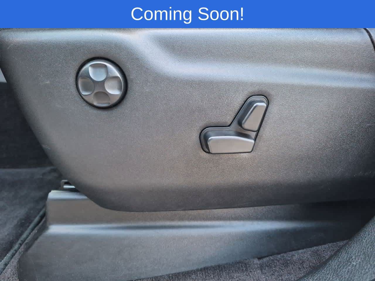 Used 2018 Jeep Grand Cherokee Altitude AWD/4WD image 17