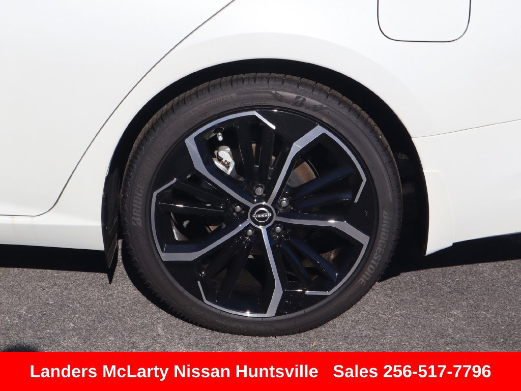 Used 2025 Nissan Altima 2.5 SR w/ SR Premium Package FWD image 12