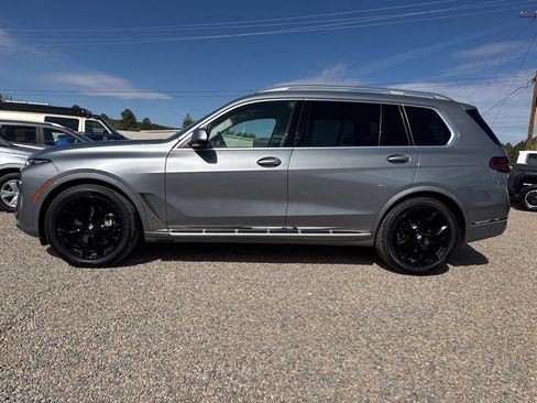 Used 2025 BMW X7 xDrive40i AWD/4WD image 4
