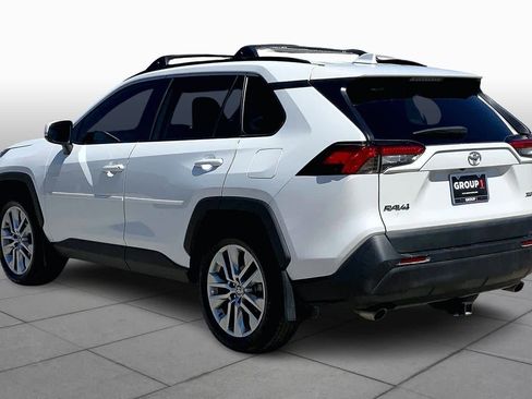 Used 2023 Toyota RAV4 XLE Premium image 12