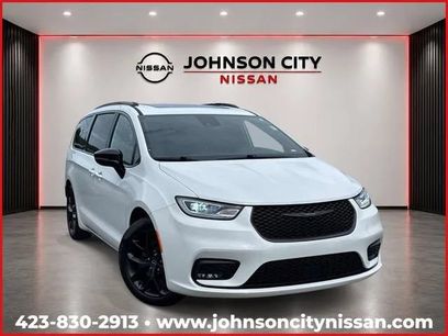 Used 2025 Chrysler Pacifica Limited