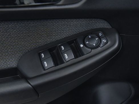 Used 2025 Chevrolet TrailBlazer LT AWD/4WD image 17
