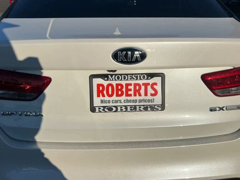 Used 2017 Kia Optima EX image 16