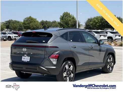Used 2025 Hyundai Kona SEL FWD image 4