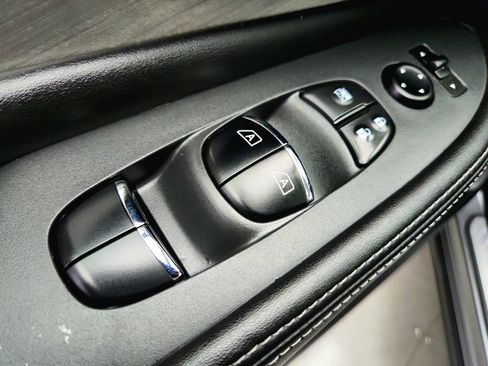 Used 2018 Nissan Murano Platinum AWD/4WD image 23
