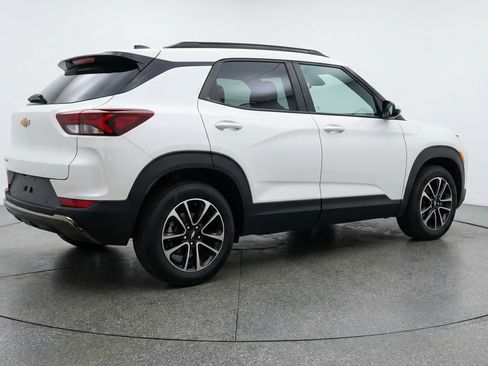 Used 2025 Chevrolet TrailBlazer LT image 9