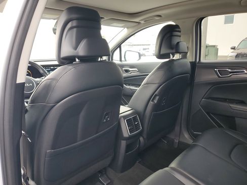 Used 2023 Kia Sportage SX image 15