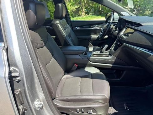 Used 2025 Cadillac XT5 Premium Luxury w/ Technology Package AWD/4WD image 15