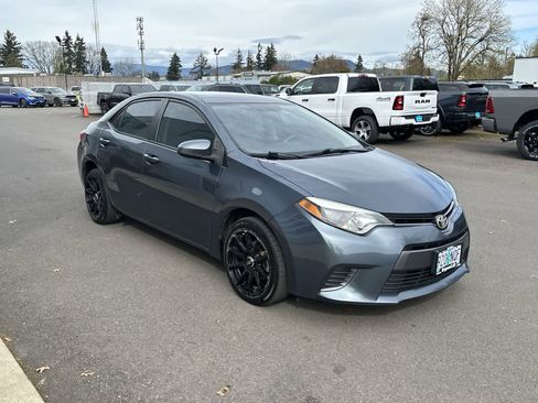 Used 2015 Toyota Corolla LE image 5