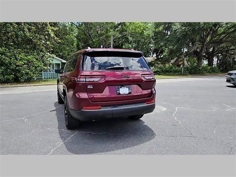 Used 2024 Jeep Grand Cherokee L Laredo image 27