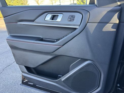 Used 2025 Ford Explorer ST-Line w/ Premium Package image 16
