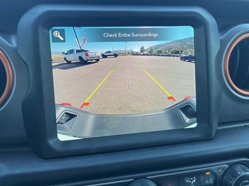 Used 2023 Jeep Gladiator Mojave w/ Cold Weather Group image 21