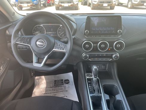Used 2025 Nissan Sentra SV FWD image 12