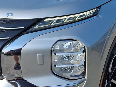 Used 2022 Mitsubishi Outlander SE AWD/4WD image 9