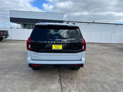 New 2025 Ford Expedition Active RWD image 4