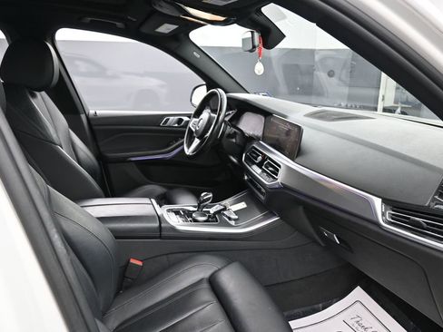 Used 2019 BMW X5 xDrive40i w/ M Sport Package AWD/4WD image 29
