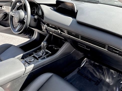 Used 2020 MAZDA MAZDA3 Sedan w/ Preferred Package image 33